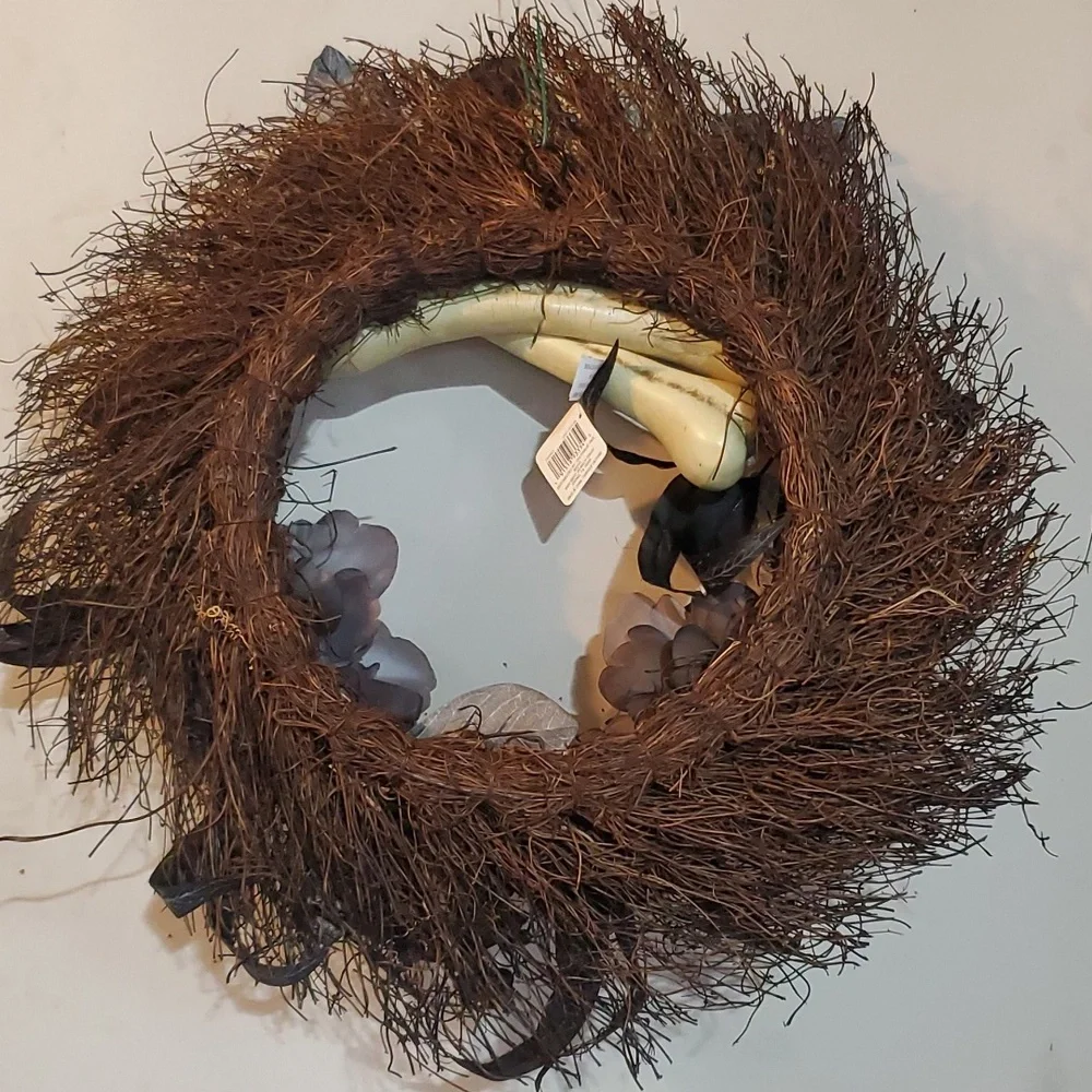 Ashland Halloween Wreath ☠️ Skull & Crossbones